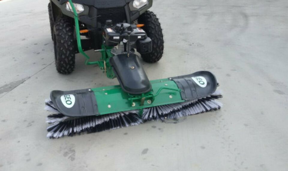 Balayeuse pour VTT Geo NSW 140 cm Balai pour tracteur à gazon Quad